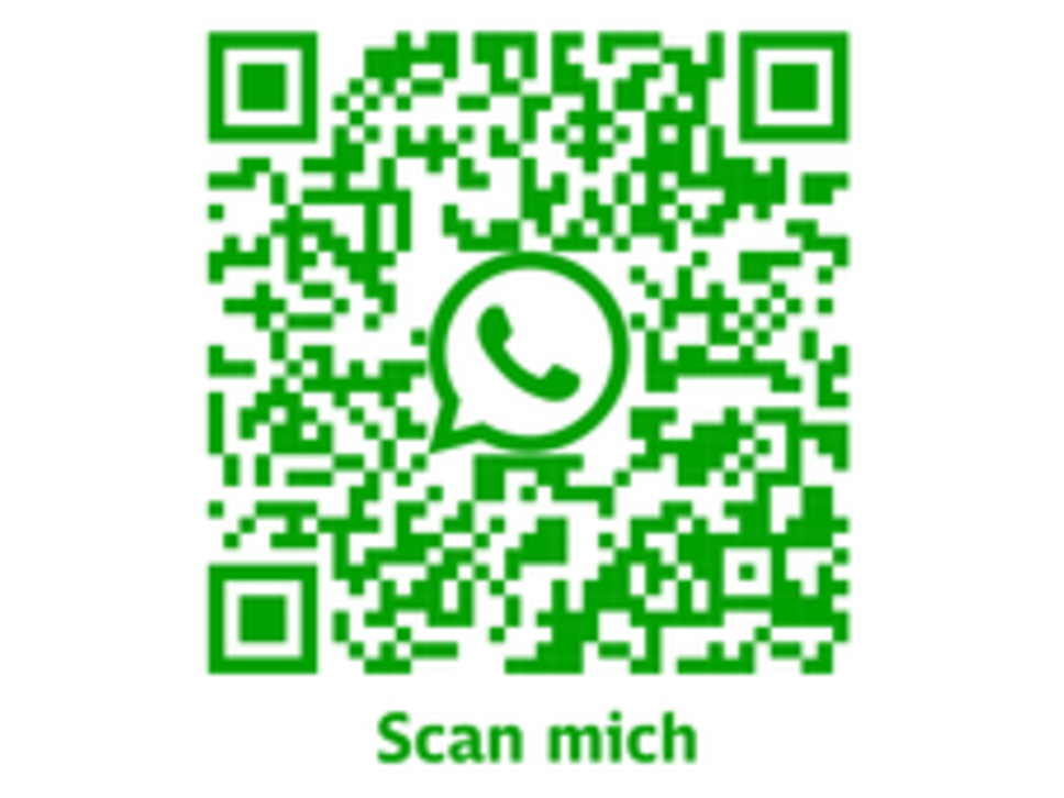 Grüner QR-Code mit dem Zusatz "Scan mich"